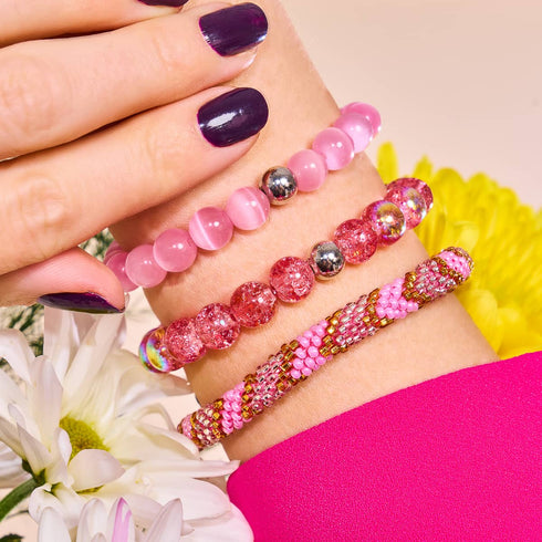 Hochet rose | Bracelet de perles de verre de l'Himalaya